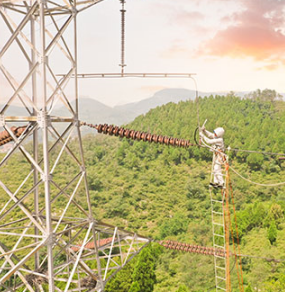 速差防墜器在鐵塔作業中應用良好